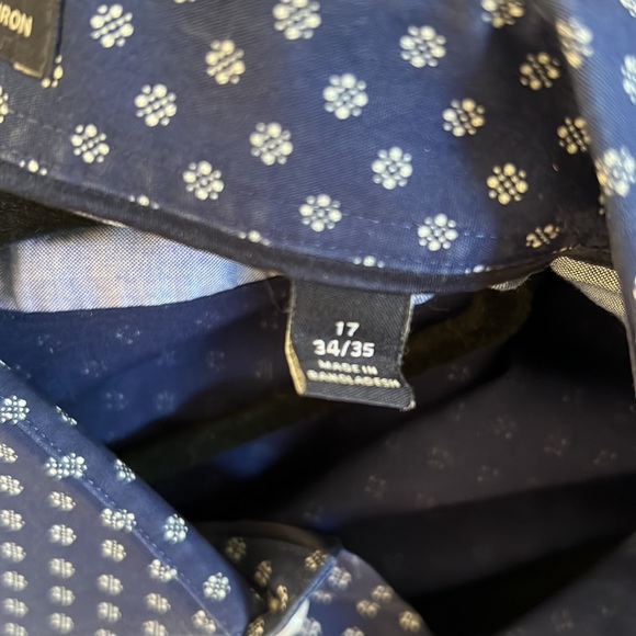 Tommy Hilfiger shirt. - Picture 4 of 5